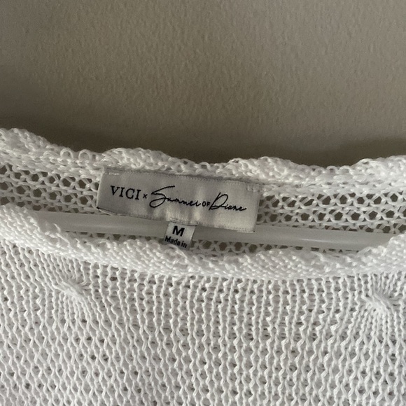 VICI - ISLAND ESCAPE LIGHTWEIGHT KNIT TOP - Picture 7 of 9